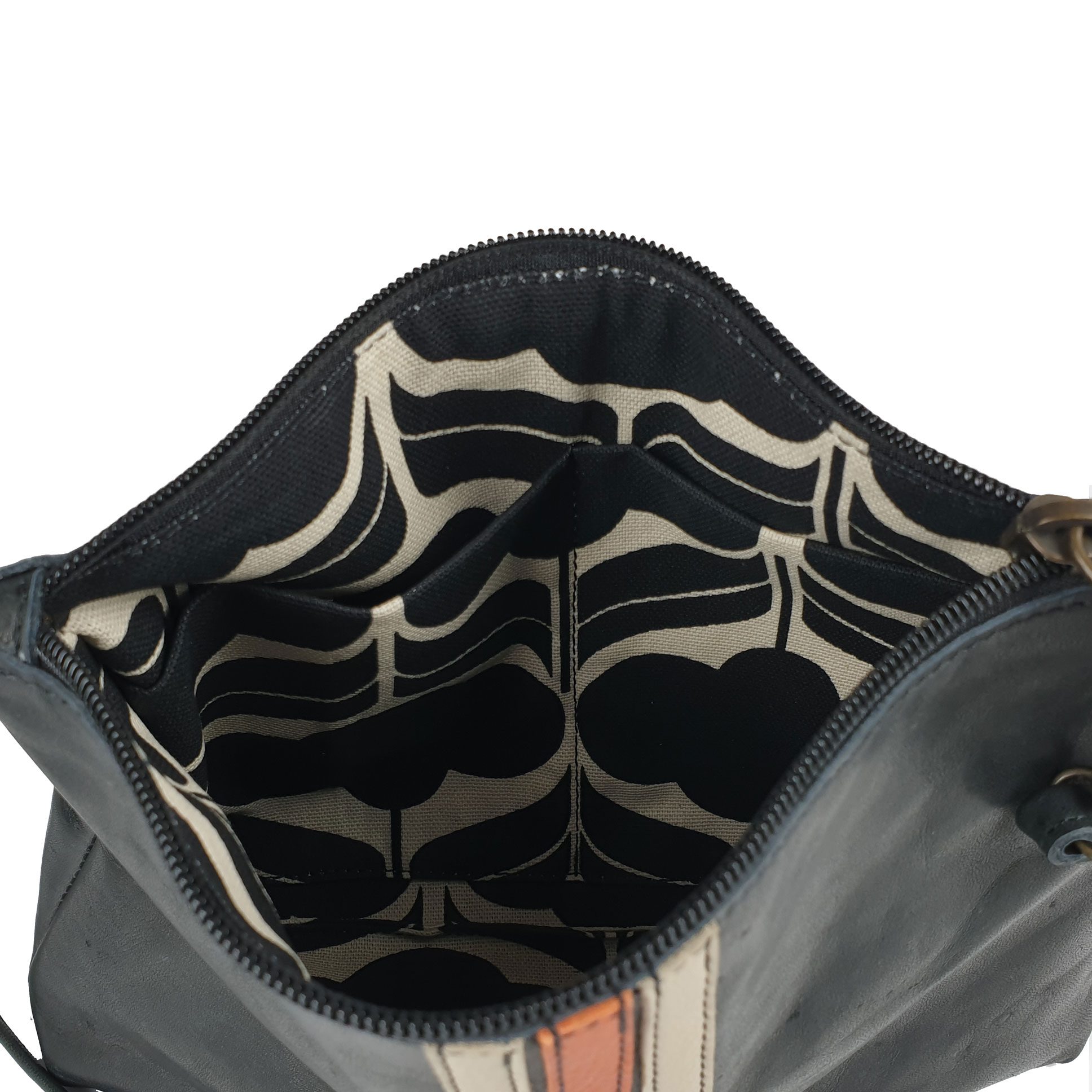 mireille-daelman-handmade-leather-bags-retro-stripes-kate-zwart-3