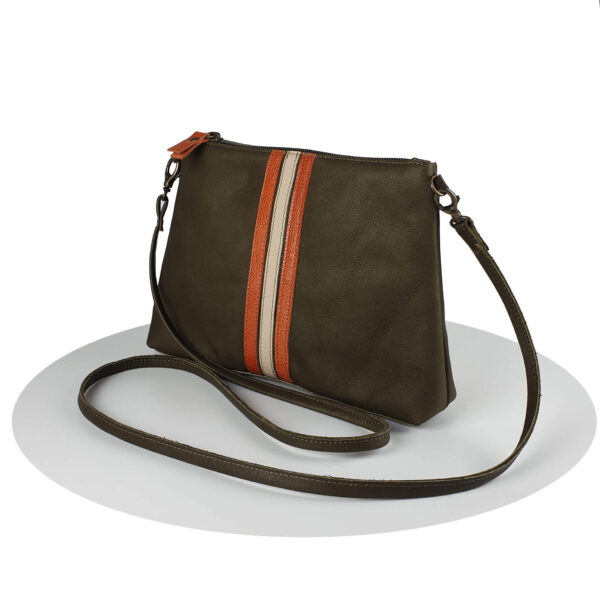 schoudertas van olijfgroen leer met retro stripes, handgemaakt door mireille daelman