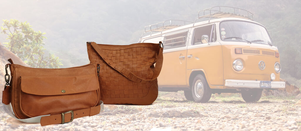 handgemaakte leren tassen en een volkswagen busje van mireille daelman