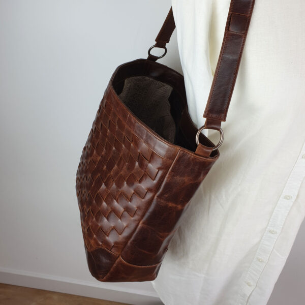 shopper-bobbi-bruin-leren-tas-zijkant