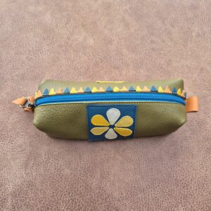 etui groen met bloem