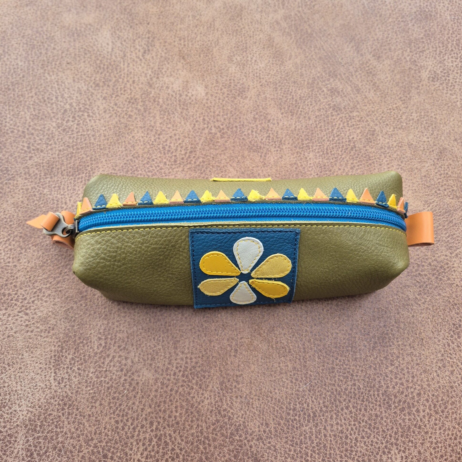 mireille-daelman-etui-groen-met-bloem
