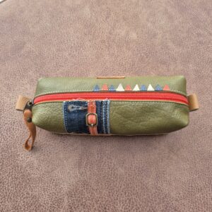 mireille-daelman-etui-groen-met-riempje